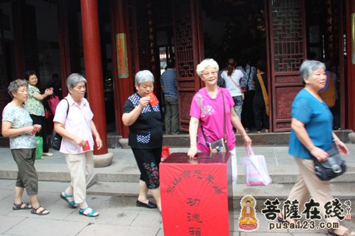 寒山寺-苏州寒山寺举行宗教慈善周捐款活动