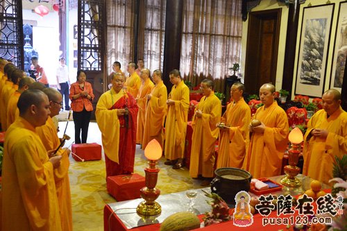 上海玉佛禅寺为凤凰网“美丽童行”慈善捐赠观音圣像