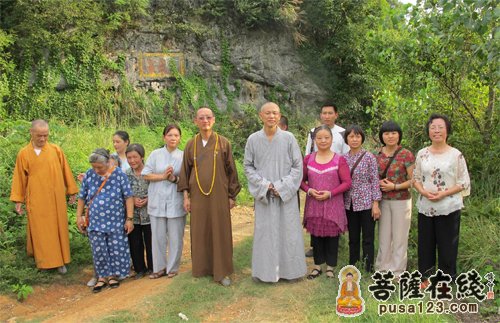 云南佛协崇化大和尚赴宜春慈化天龙岩礼祖,朝拜