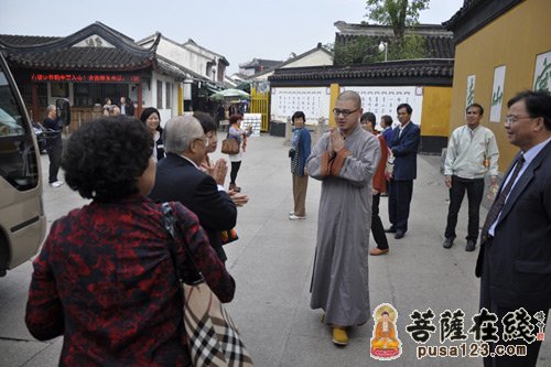 寒山寺-“孙中山与宋庆龄研讨会”访问团参访苏州寒山寺