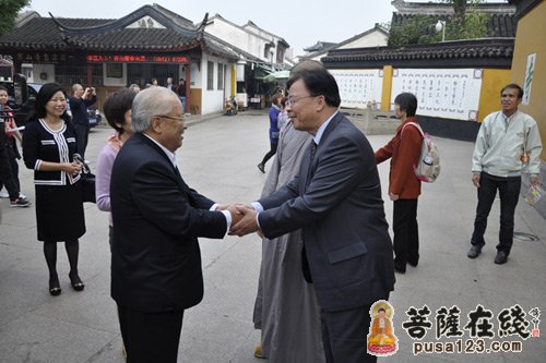 寒山寺-“孙中山与宋庆龄研讨会”访问团参访苏州寒山寺