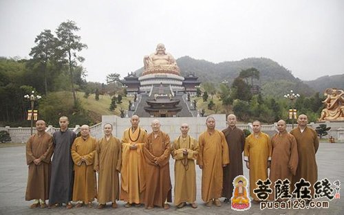 中国佛教协会副会长圣辉大和尚莅临雪窦山资圣禅寺