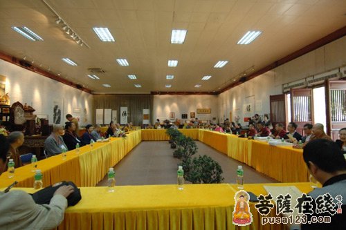 佛教-第十三次全国宗教界青年代表人士学习考察团参访广州光孝寺