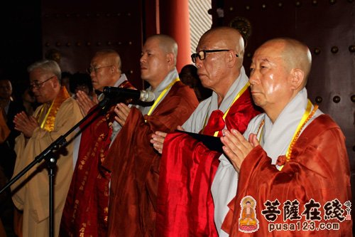佛教-中韩日三国佛教界在三亚南山寺举行祈祷世界和平法会