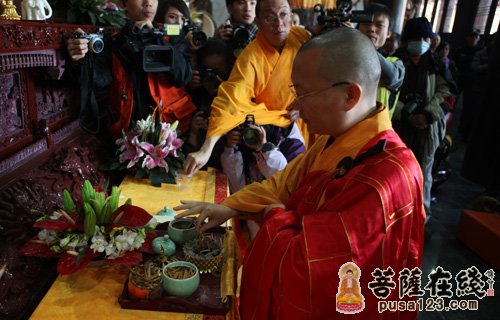 佛教-西哈努克亲王逝世一周年追思法会在龙泉崇仁寺举办