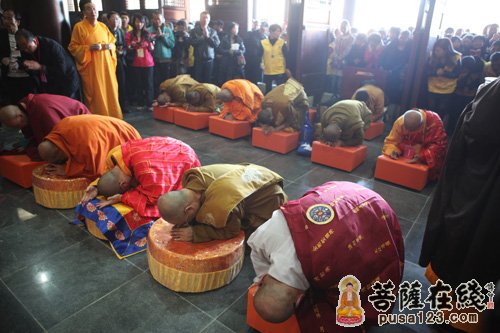 佛教-西哈努克亲王逝世一周年追思法会在龙泉崇仁寺举办