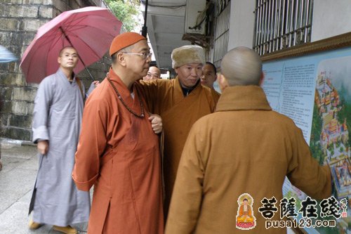 新加坡毗卢寺方丈慧雄大和尚参访广东梅州千佛塔寺