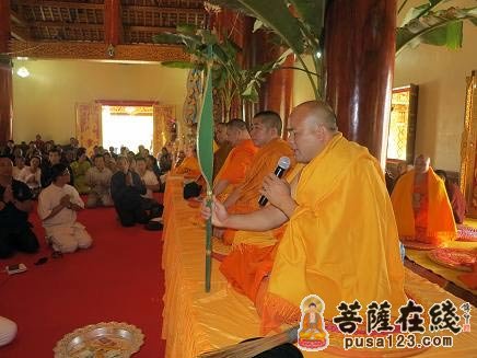 佛教-西双版纳总佛寺举办供养“维仙达腊”经书法会