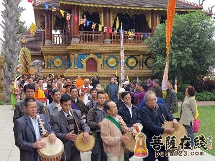 佛教-西双版纳总佛寺举办供养“维仙达腊”经书法会