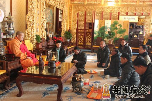 佛牙舍利-缅甸国防军炮兵副司令南昂少将一行参拜佛牙舍利