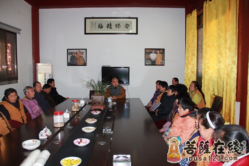 茶话会-茶话会——一杯香茶吸引下的饶有兴趣的集会