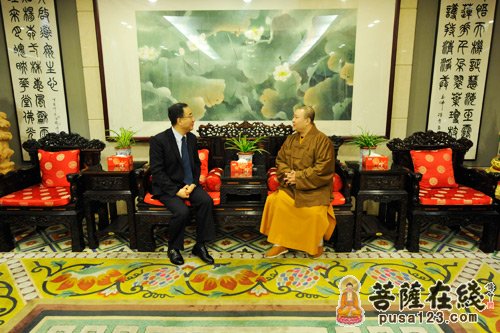 佛教-上海普陀区委张国洪书记看望玉佛禅寺方丈觉醒大和尚