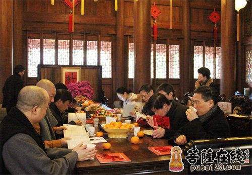 周汉民-民建中央副主席周汉民前往上海龙华古寺走访