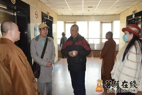 菩萨大爱暖人心—上海玉佛禅寺觉群慈爱功德会慰问最美护工好阿姨潘金凤
