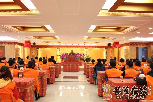 上海龙华古寺中观法师为无尽意图书馆义工开示
