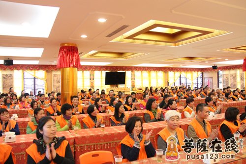 上海龙华古寺中观法师为无尽意图书馆义工开示