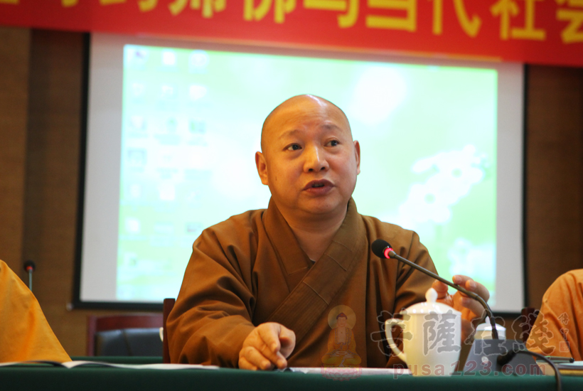 黑龙江佛教协会会长,哈尔滨极乐寺方丈静波大和尚(图片来源:菩萨在线