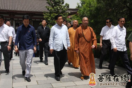 佛教-原中共中央政治局常委、全国政协主席贾庆林参观陕西佛教祖庭