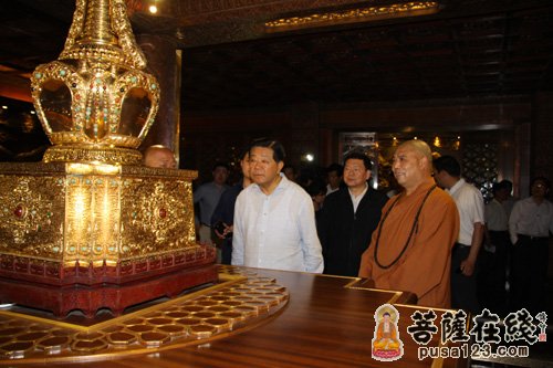 佛教-原中共中央政治局常委、全国政协主席贾庆林参观陕西佛教祖庭
