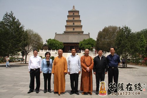 佛教-原中共中央政治局常委、全国政协主席贾庆林参观陕西佛教祖庭