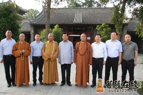 佛教-原中共中央政治局常委、全国政协主席贾庆林参观陕西佛教祖庭