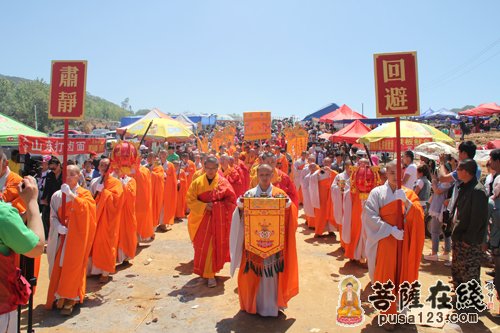 参加大连永清寺露天观音圣像开光法会的诸山长老