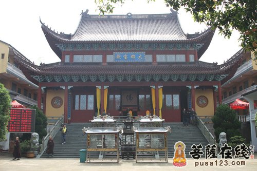 台州兴福寺大雄宝殿(图片来源:菩萨在线  摄影:妙雨)