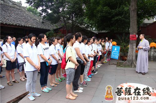 庆妙法师为学员讲解昭觉寺历史以及清定上师事迹