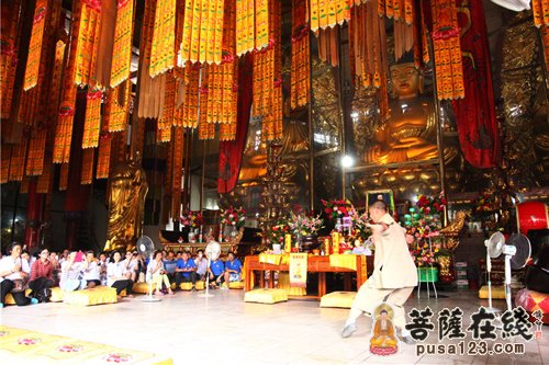 广兴法师以武说法
