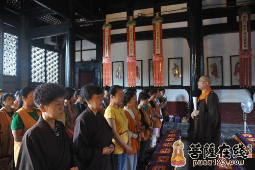 文殊院-成都文殊院启动居士夏季报恩精进念诵活动