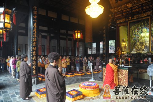 文殊院-成都文殊院启动居士夏季报恩精进念诵活动