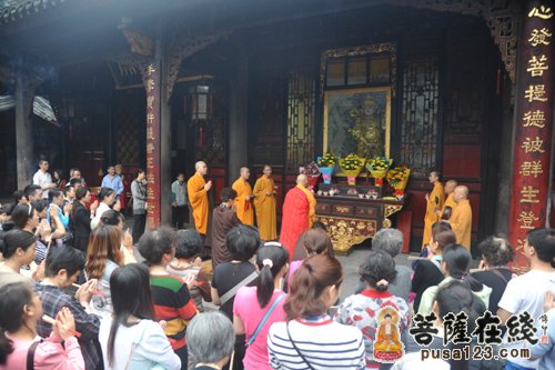 文殊院-成都文殊院启动居士夏季报恩精进念诵活动