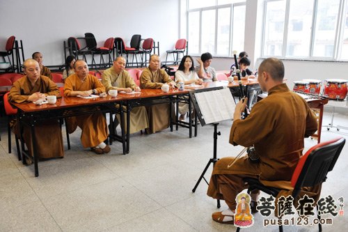 上海玉佛禅寺进行梵乐团专职法师专业考核