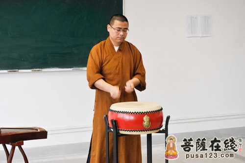 上海玉佛禅寺进行梵乐团专职法师专业考核