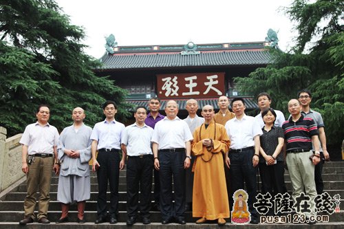 文物-国家文物局励小捷局长一行莅临天童禅寺调研文物保护工作