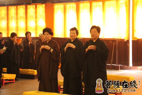 参加佛七圆满的善信居士代表