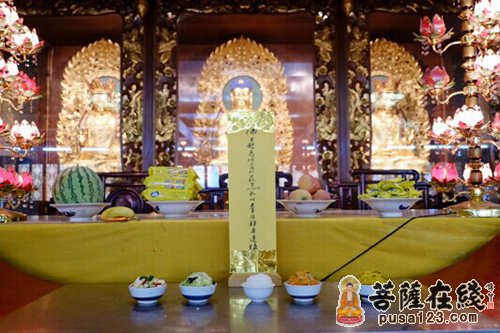 上海龙华古寺为阿尔及利亚失联航班祈祷