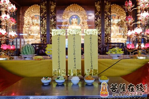 上海龙华古寺为阿尔及利亚失联航班祈祷