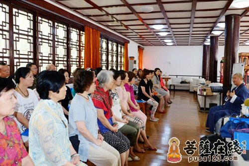 上海龙华古寺监院中观法师为空相梵音合唱团开示