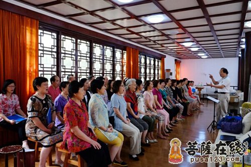 上海龙华古寺监院中观法师为空相梵音合唱团开示