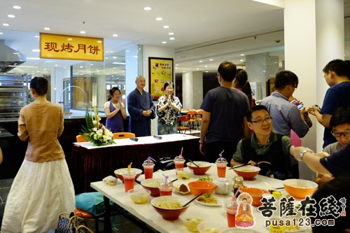 上海龙华古寺空相青年佛学班面师会