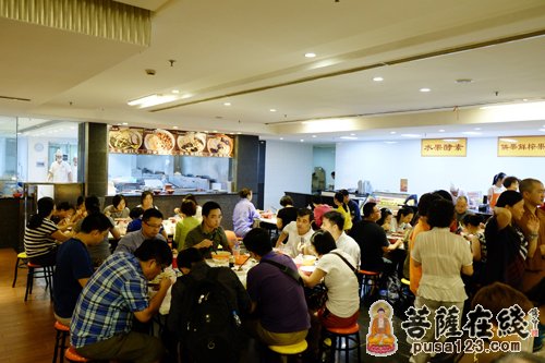 上海龙华古寺空相青年佛学班面师会