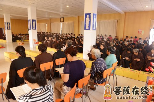 三时系念法会盛况