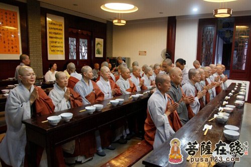 五祖寺体验早斋过堂