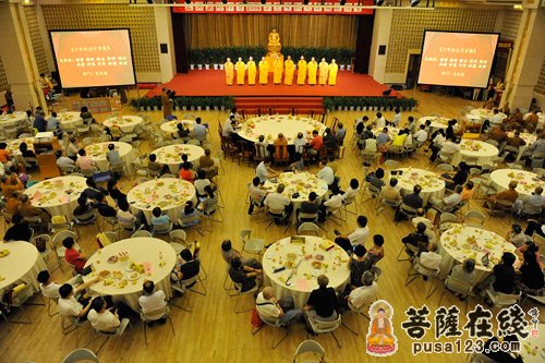 上海玉佛禅寺举行2014年“迎中秋、庆国庆”茶话会