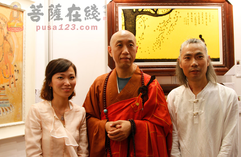 【高清图集】 陶艺家捐赠全球最大"瓷弥勒"安奉雪窦寺