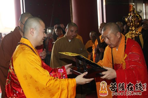 江苏徐州宝莲寺隆重举行觉耀法师荣膺方丈升座