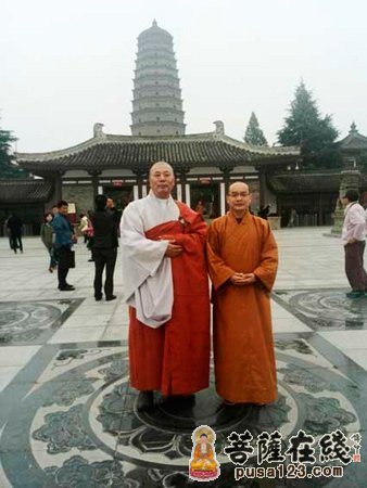 贤空法师与韩国知道法师合影宾主客厅亲切会见韩国真化法师向法门寺