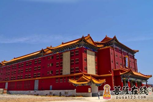 名寺古刹       宝华寺座落于昆明市官渡区六甲乡六甲村内(昆明机场