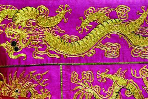 佛教-乾隆皇帝御赐“紫衣袈裟”重返南京栖霞古寺